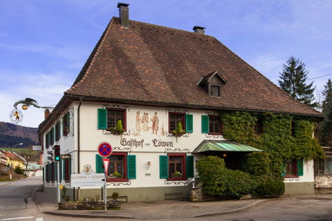 Gasthaus zum Löwen, Hochzeitslocations Münstertal, Logo