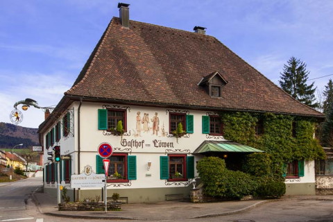 Gasthaus zum Löwen, Hochzeitslocation Münstertal, Logo