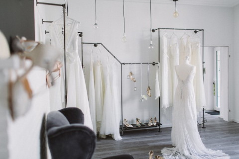 lacely. Vintage|Boho|Fine Wedding|Couture Traumkleider, Brautmode · Hochzeitsanzug Lörrach, Kontaktbild