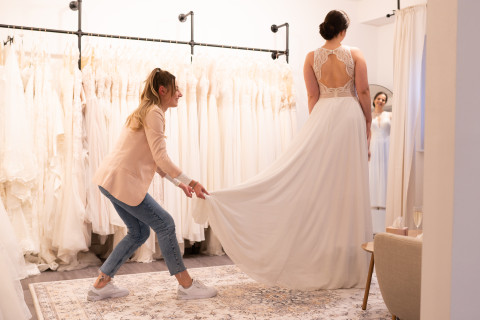 Herzstück - dein 2nd Hand Brautladen, Brautmode · Hochzeitsanzug Königsbach-Stein, Kontaktbild