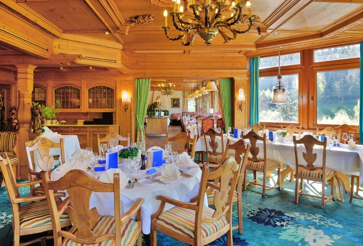 Moenchs-Waldhotel-Stube