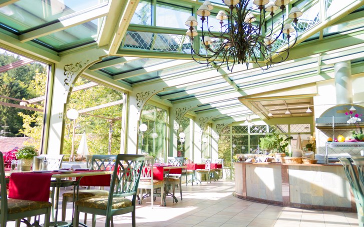 Moenchs-Waldhotel-Wintergarten