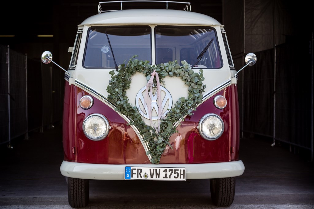 VW Bulli mit Eukalyptusherz