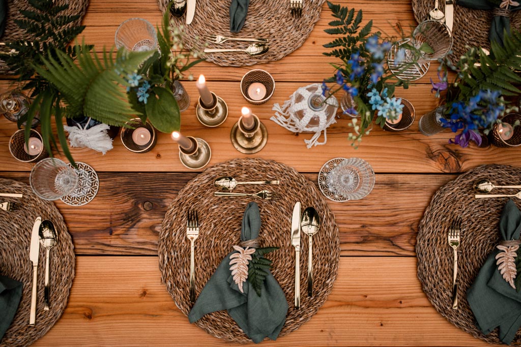 gedeckte Hochzeitstafel