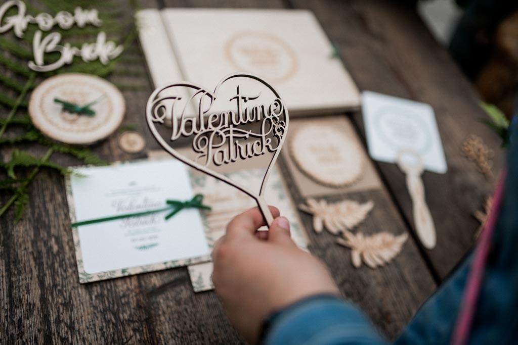 Holzherz mit Schriftzug Valentine Patrick